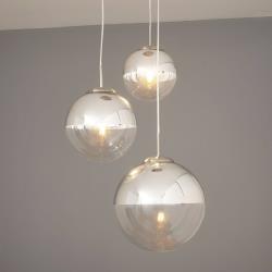 Lindby Suspension Ravena à sphères en verre, à 3 lampes