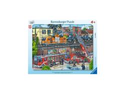 Ravensburger - Puzzle cadre 30-48 p - Les pompiers sur la voie ferrée